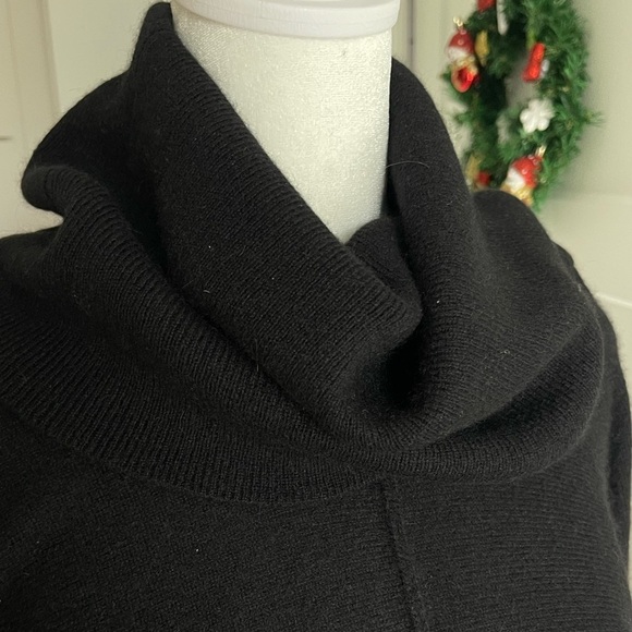 C by Bloomingdales Black Cashmere Tunic Cowl Neck Sweater - Size Medium - Picture 3 of 7